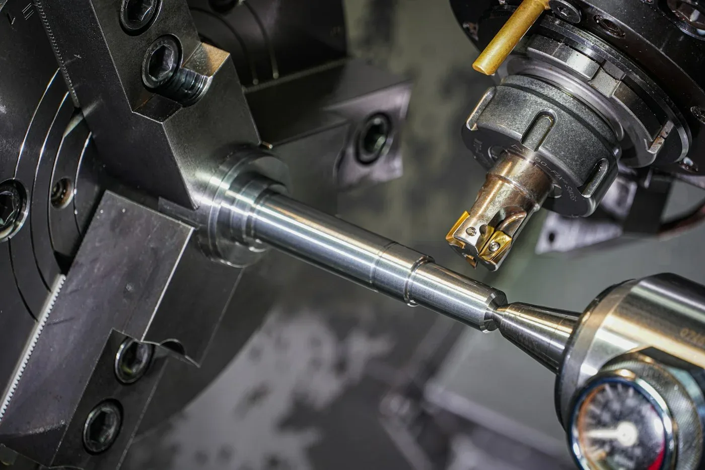 Fornecedor de ferramentaria e moldes em operação industrial